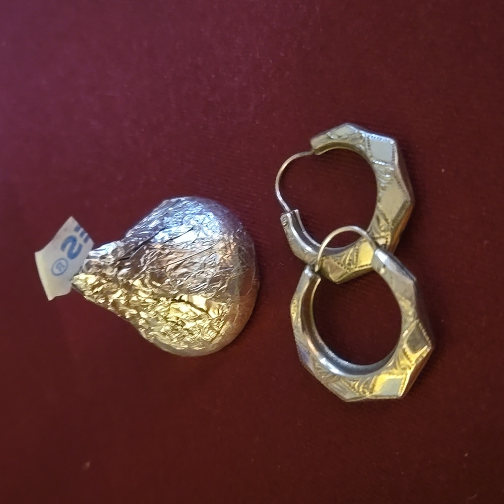 Earrings - Picture 2 of 3